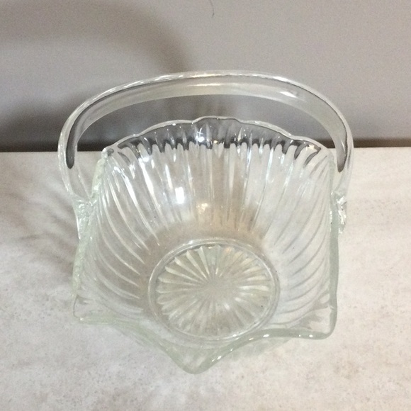 Elegant Clear Crystal Glass Basket - Picture 2 of 8